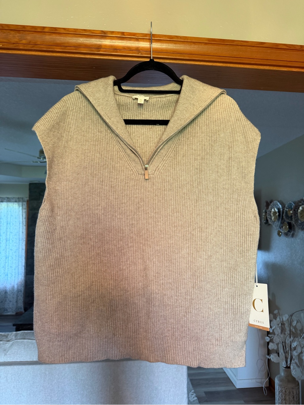 Women’s Sleeveless Zip-Front Knit Sweater Vest - Beige